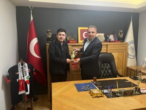 Teşekkür Ziyaretleri Sürüyor: Özdemir’den Esnafla Yakın Temas